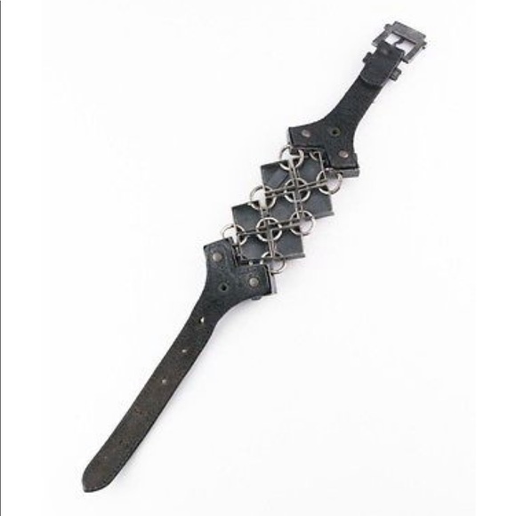 Gorgeous Gianni Versace Leather Bracelet - Picture 5 of 7